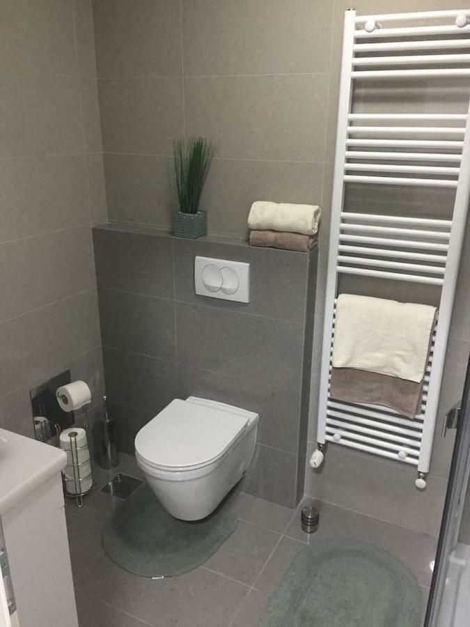 Apartman F&F Otočac Exteriér fotografie