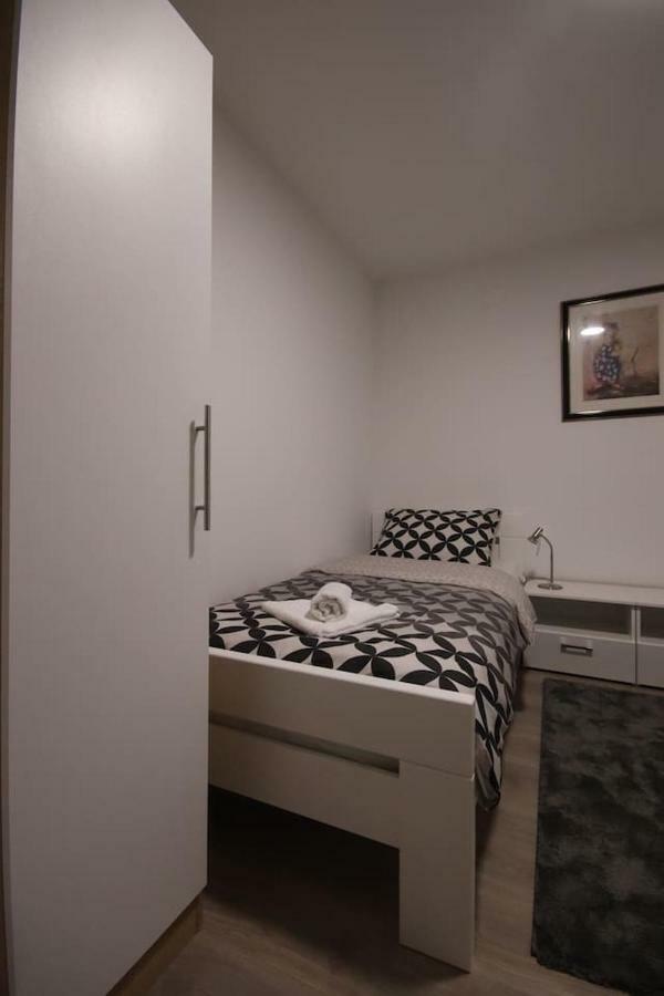 Apartman F&F Otočac Exteriér fotografie