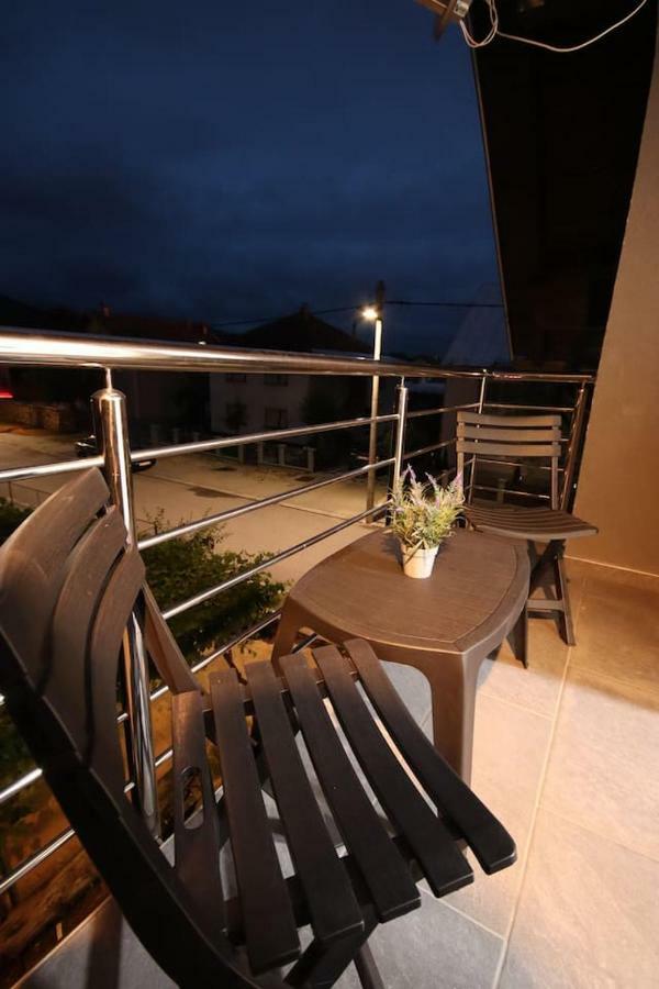Apartman F&F Otočac Exteriér fotografie
