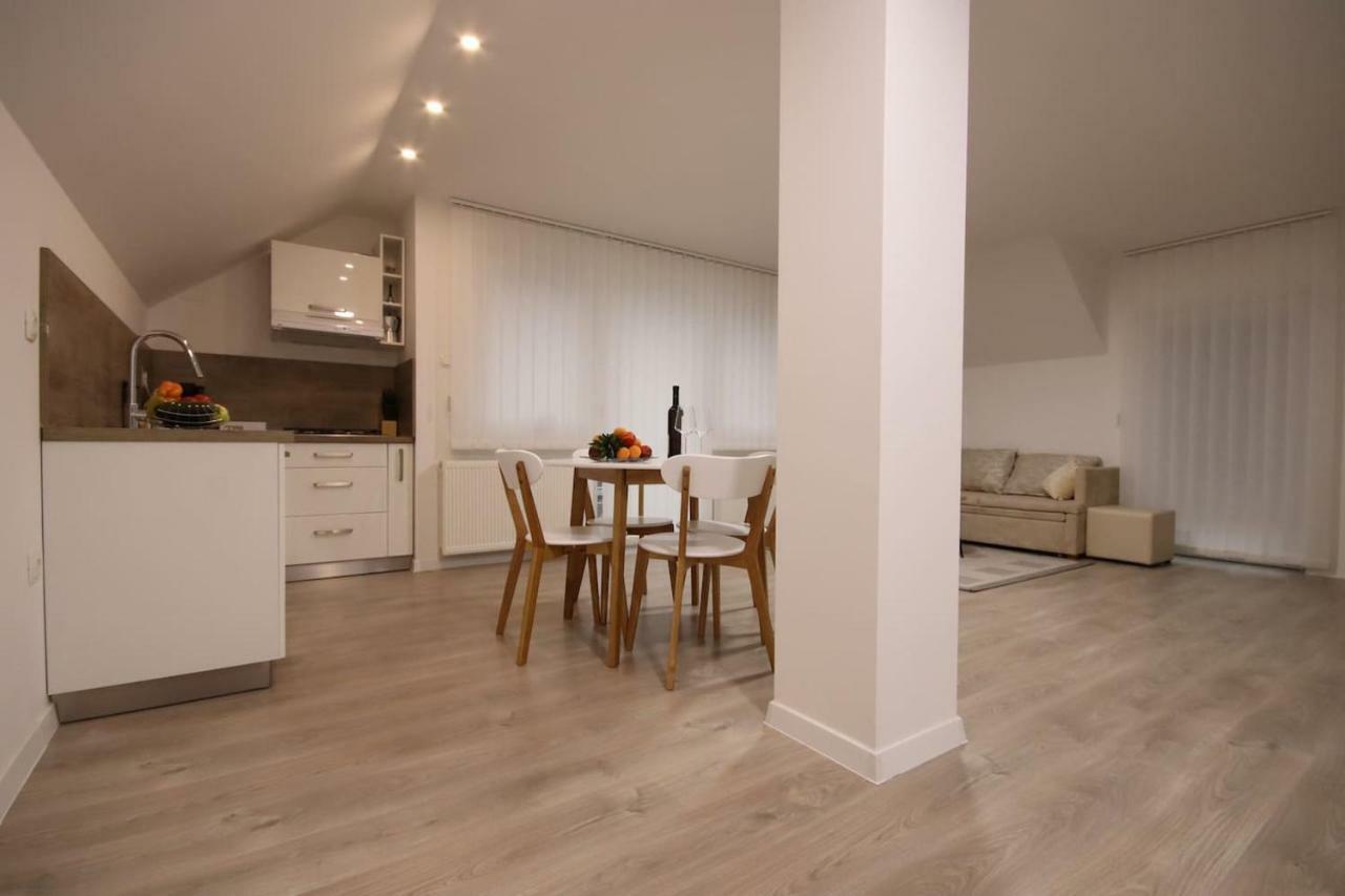 Apartman F&F Otočac Exteriér fotografie