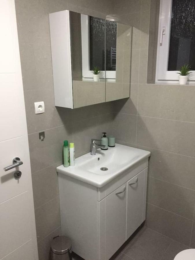 Apartman F&F Otočac Exteriér fotografie